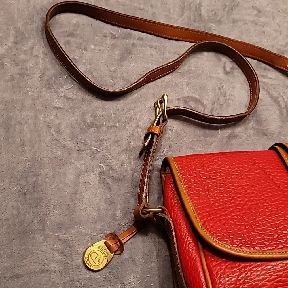 0463. EUC ~ Dooney and Bourke ~ Red Leather Equestrian Over Under Shoulder Bag ~ - Picture 4 of 14